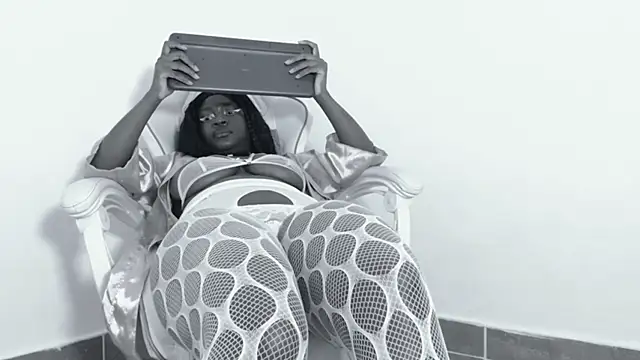 hoot emily online show from September 2025 05:51:02 AM