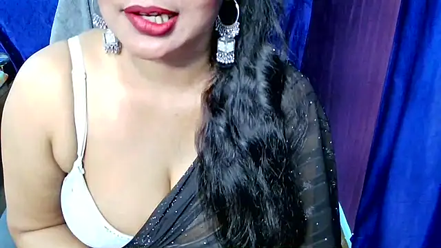 Snapshot of QUEEN_SAKHI- chatting on April 2026 12:13:01 PM QUEEN SAKHI- online show from April 2026 12:13:01 PM