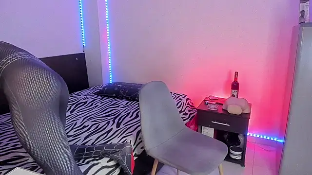 Snapshot of CamCumBoy chatting on September 2025 09:46:02 AM CamCumBoy online show from September 2025 09:46:02 AM