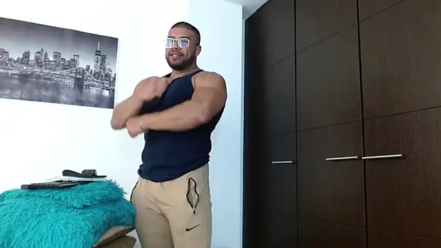 AntonyDAngelo25 online show from October 2025 08:20:02 PM