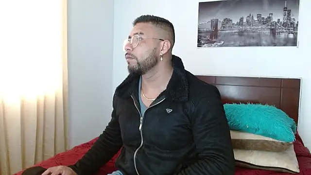 AntonyDAngelo25 online show from November 2025 08:14:01 PM