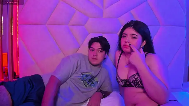 EmilyANDrew  online show from November 2025 04:55:01 AM