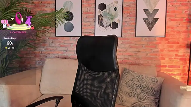 Camila Bustamante online show from April 2026 07:25:01 PM