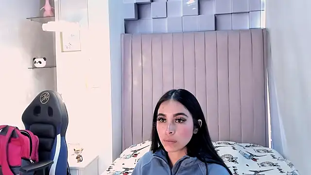 Snapshot of CandySays chatting on October 2025 12:15:02 PM CandySays online show from October 2025 12:15:02 PM