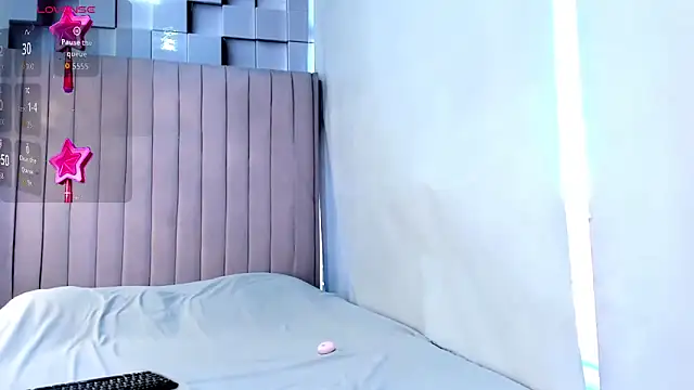 Snapshot of CandySays chatting on October 2025 12:05:02 PM CandySays online show from October 2025 12:05:02 PM