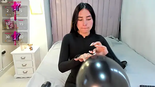 Snapshot of CandySays chatting on October 2025 12:17:02 PM CandySays online show from October 2025 12:17:02 PM