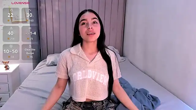 Snapshot of CandySays chatting on November 2025 12:03:01 PM CandySays online show from November 2025 12:03:01 PM