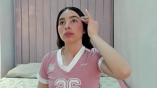 Snapshot of CandySays chatting on November 2025 11:53:01 AM CandySays online show from November 2025 11:53:01 AM