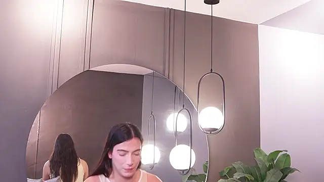 Ariaa Isabell online show from April 2026 06:35:01 PM