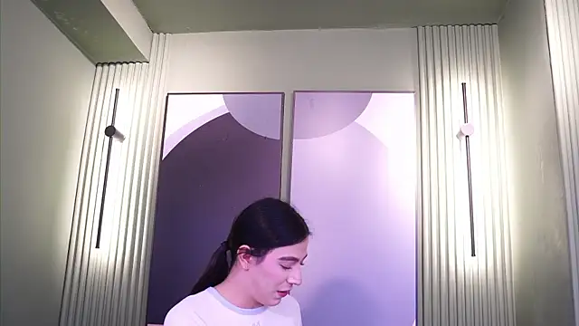 Ariaa Isabell online show from July 2026 01:14:01 PM