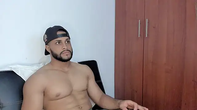 Pier Simons online show from October 2025 09:46:02 AM