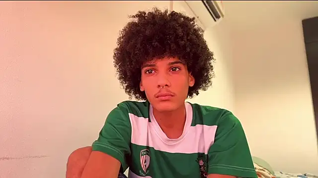 Max Rain online show from October 2025 08:09:02 PM