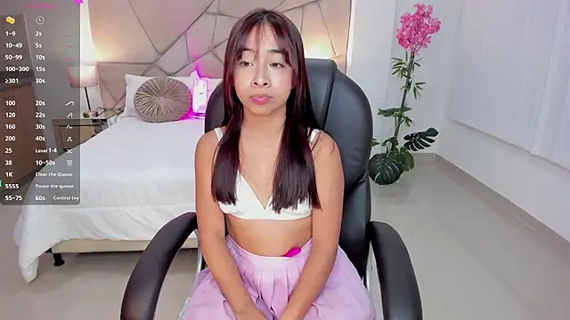 July Adams online show from October 2025 04:11:01 AM