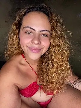 Snapshot of Chloe_Leaozinho chatting on April 2026 11:27:01 PM Chloe Leaozinho online show from April 2026 11:27:01 PM