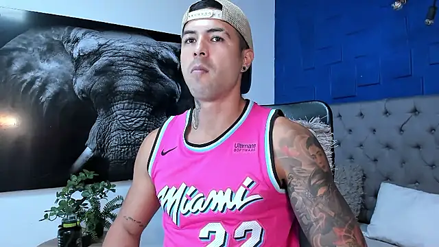 andres-clark92 online show from January 2026 04:32:01 PM