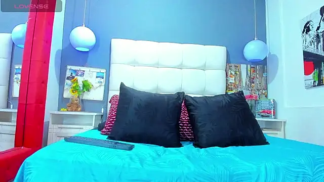 Matteo12  online show from November 2025 03:50:01 AM