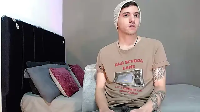 Matteo12  online show from January 2026 03:45:01 AM