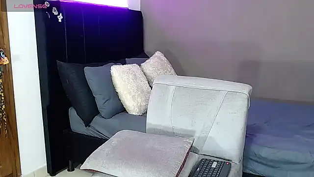 Matteo12  online show from April 2026 06:19:01 AM