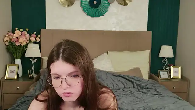 Gaby Essen online show from November 2025 08:30:01 PM