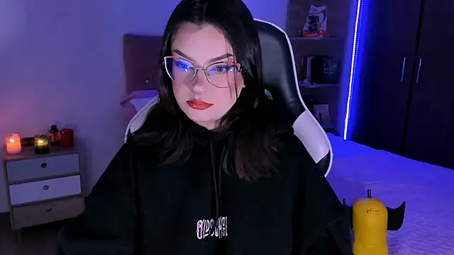 OphelianaRose33 online show from November 2025 09:57:02 PM