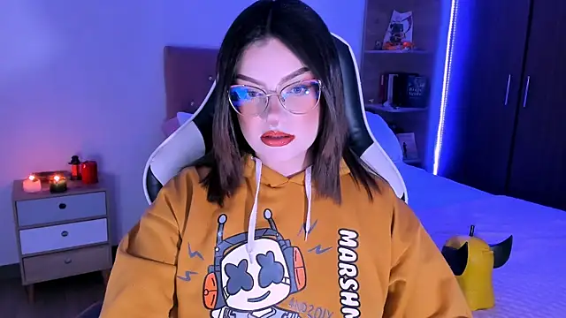 OphelianaRose33 online show from November 2025 10:53:02 PM