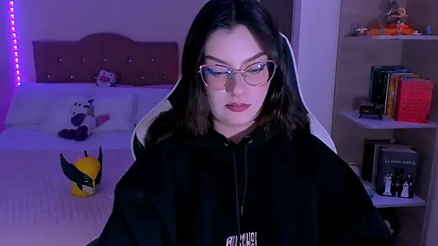 OphelianaRose33 online show from December 2025 10:39:02 PM