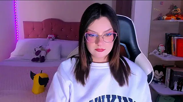 OphelianaRose33 online show from February 2026 07:20:02 PM