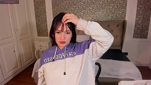 Snapshot of Jolie_price chatting on December 2025 03:26:02 AM Jolie price online show from December 2025 03:26:02 AM