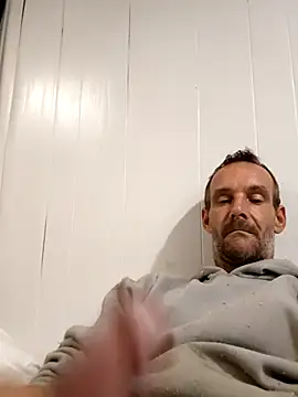 Hungwell1515 online show from November 2025 01:55:01 PM