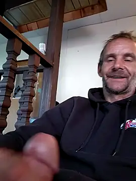 Hungwell1515 online show from November 2025 03:37:02 PM