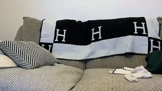 That English Rose  online show from October 2025 05:41:02 AM