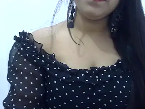 LIYO  online show from February 2026 06:23:01 AM