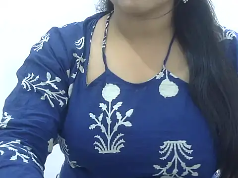 Snapshot of LIYO_ chatting on June 2026 05:54:02 AM LIYO online show from June 2026 05:54:02 AM