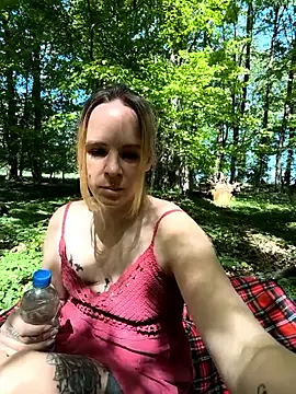Snapshot of SexyMilf_37 chatting on May 2026 12:32:02 PM SexyMilf 37 online show from May 2026 12:32:02 PM