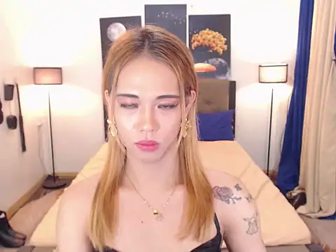 Snapshot of PreciousAmore chatting on November 2025 10:48:02 AM PreciousAmore online show from November 2025 10:48:02 AM