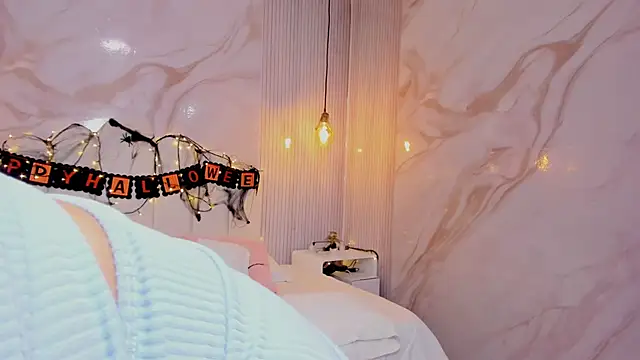 luna hot ass online show from October 2025 08:42:01 PM