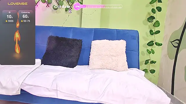 Karen Ariass online show from December 2025 01:39:02 PM