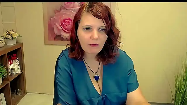 Snapshot of TwoBigSuns chatting on September 2025 07:19:01 AM TwoBigSuns online show from September 2025 07:19:01 AM