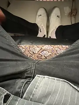 Snapshot of Ersin_meral chatting on September 2025 06:35:01 AM Ersin meral online show from September 2025 06:35:01 AM