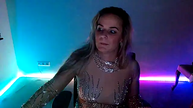 Mrs-Aurora online show from December 2025 10:06:01 PM