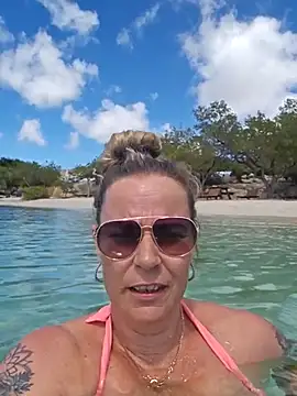 Mrs-Aurora online show from April 2026 06:50:01 PM