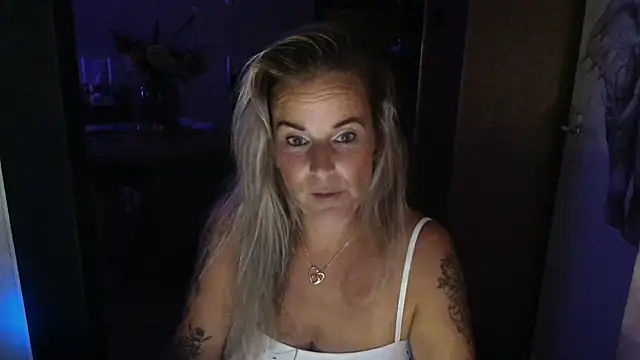 Mrs-Aurora online show from July 2026 09:32:02 PM