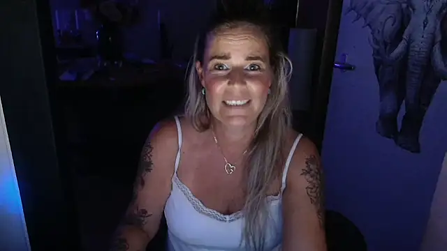 Mrs-Aurora online show from July 2026 10:28:02 PM