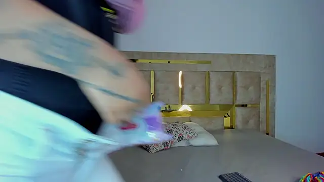 Kitty ravee online show from January 2026 03:01:02 AM