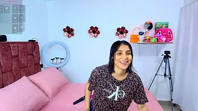 Lunna desire online show from December 2025 11:02:01 PM