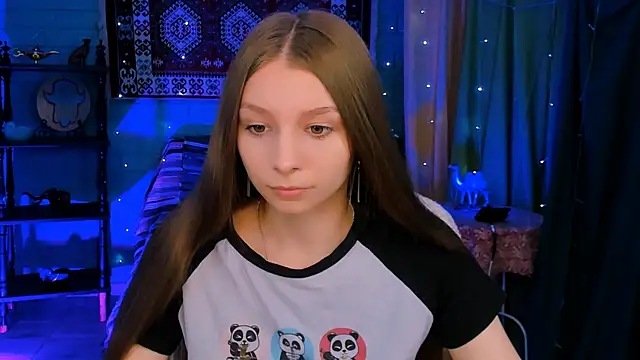 Snapshot of JulieDaniel chatting on June 2026 04:12:02 AM JulieDaniel online show from June 2026 04:12:02 AM