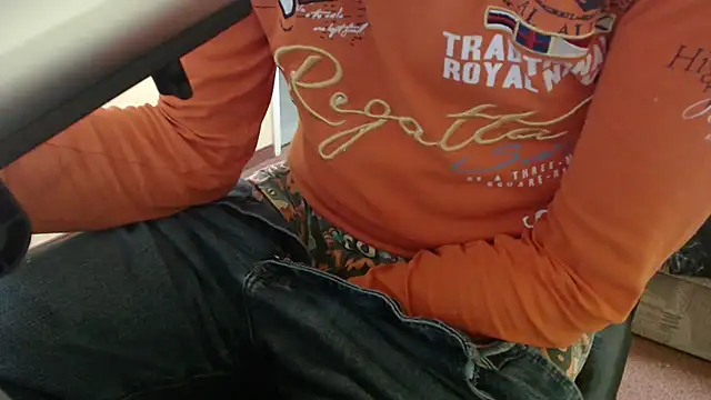 Snapshot of k74robert chatting on January 2026 10:02:01 PM k74robert online show from January 2026 10:02:01 PM