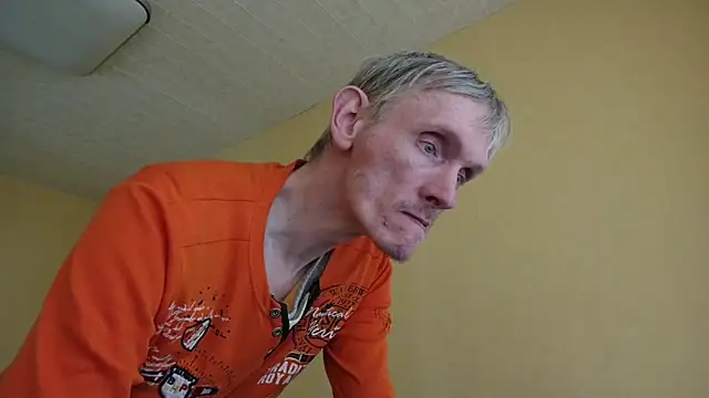 Snapshot of k74robert chatting on February 2026 10:31:02 AM k74robert online show from February 2026 10:31:02 AM