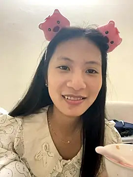 Lil-Gi online show from November 2025 05:31:01 AM