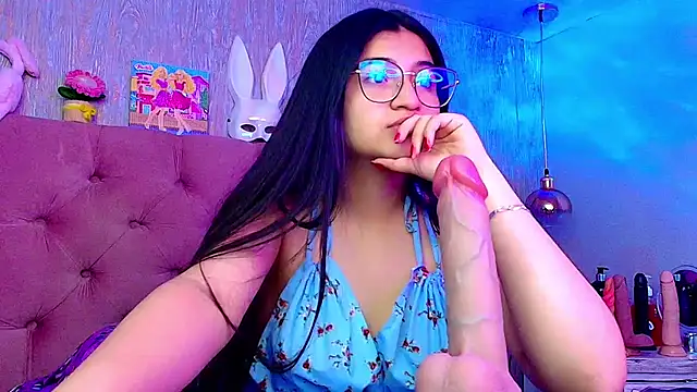 laurenelove online show from December 2025 03:47:02 AM